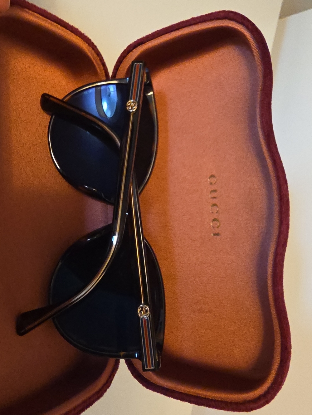 Gucci - Sunglasses with Burgundy Velvet Case (New, no scratches)